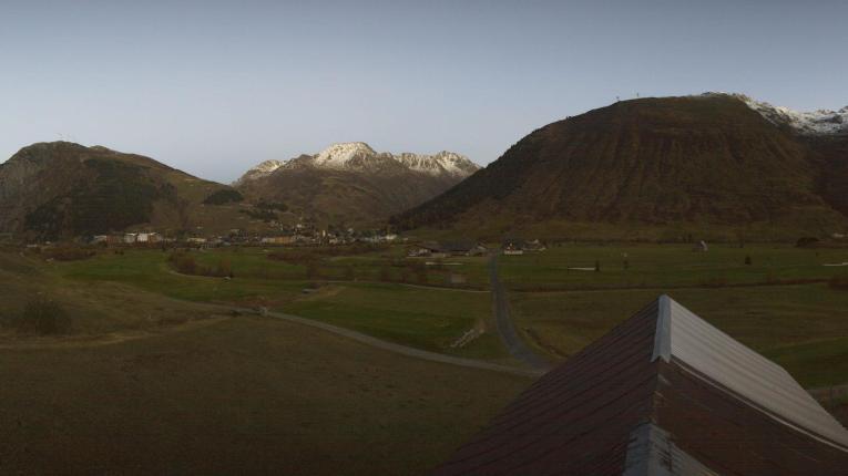 Webcam SkiArena - Andermatt Sedrun: Golfplatz