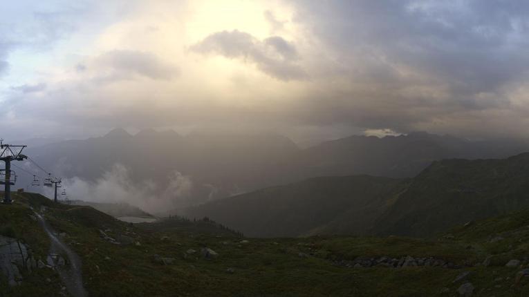 Webcam SkiArena - Andermatt Sedrun: Mittelstation Gendusas, Disentis