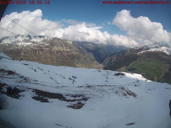 Webcam SkiArena - Andermatt Sedrun: Mittelstation Gurschen, Andermatt