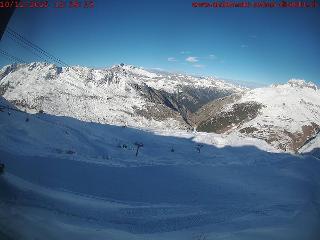 SkiArena - Andermatt Sedrun: Mittelstation Gurschen, Andermatt (skiarena.ch)