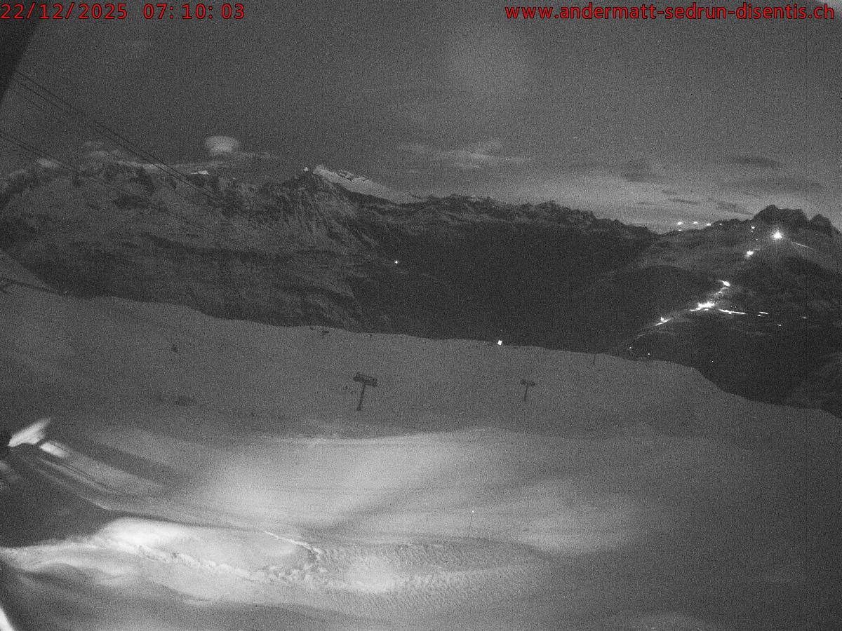 Webcam SkiArena - Andermatt Sedrun: Mittelstation Gurschen, Andermatt