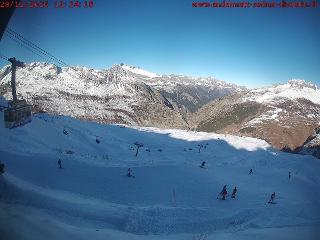 SkiArena - Andermatt Sedrun: Mittelstation Gurschen, Andermatt (skiarena.ch)