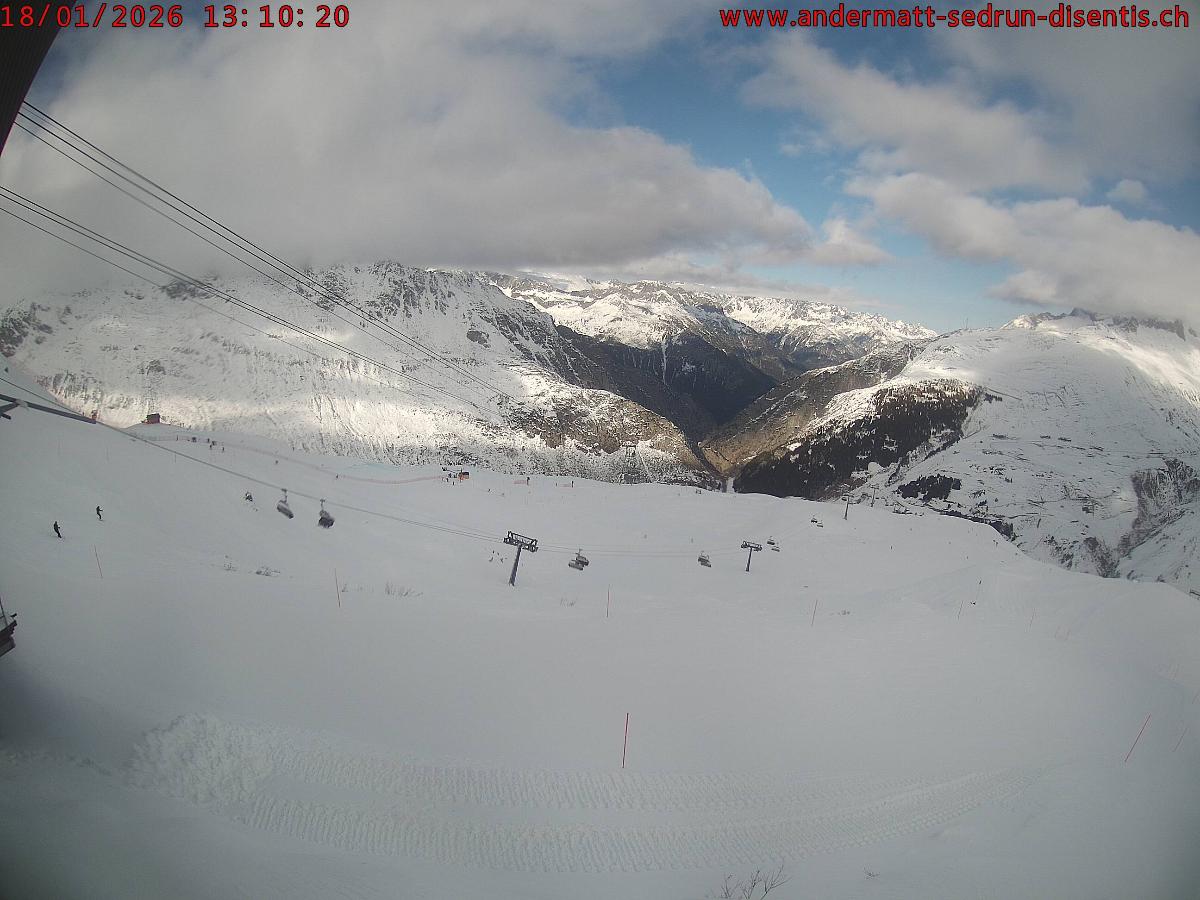 Webcam SkiArena - Andermatt Sedrun: Mittelstation Gurschen, Andermatt