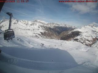 SkiArena - Andermatt Sedrun: Mittelstation Gurschen, Andermatt (skiarena.ch)