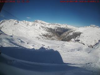 SkiArena - Andermatt Sedrun: Mittelstation Gurschen, Andermatt (skiarena.ch)