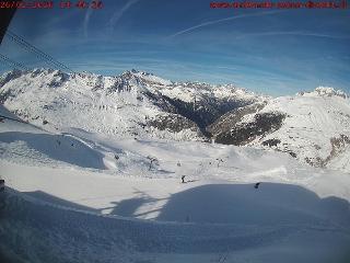 SkiArena - Andermatt Sedrun: Mittelstation Gurschen, Andermatt (skiarena.ch)