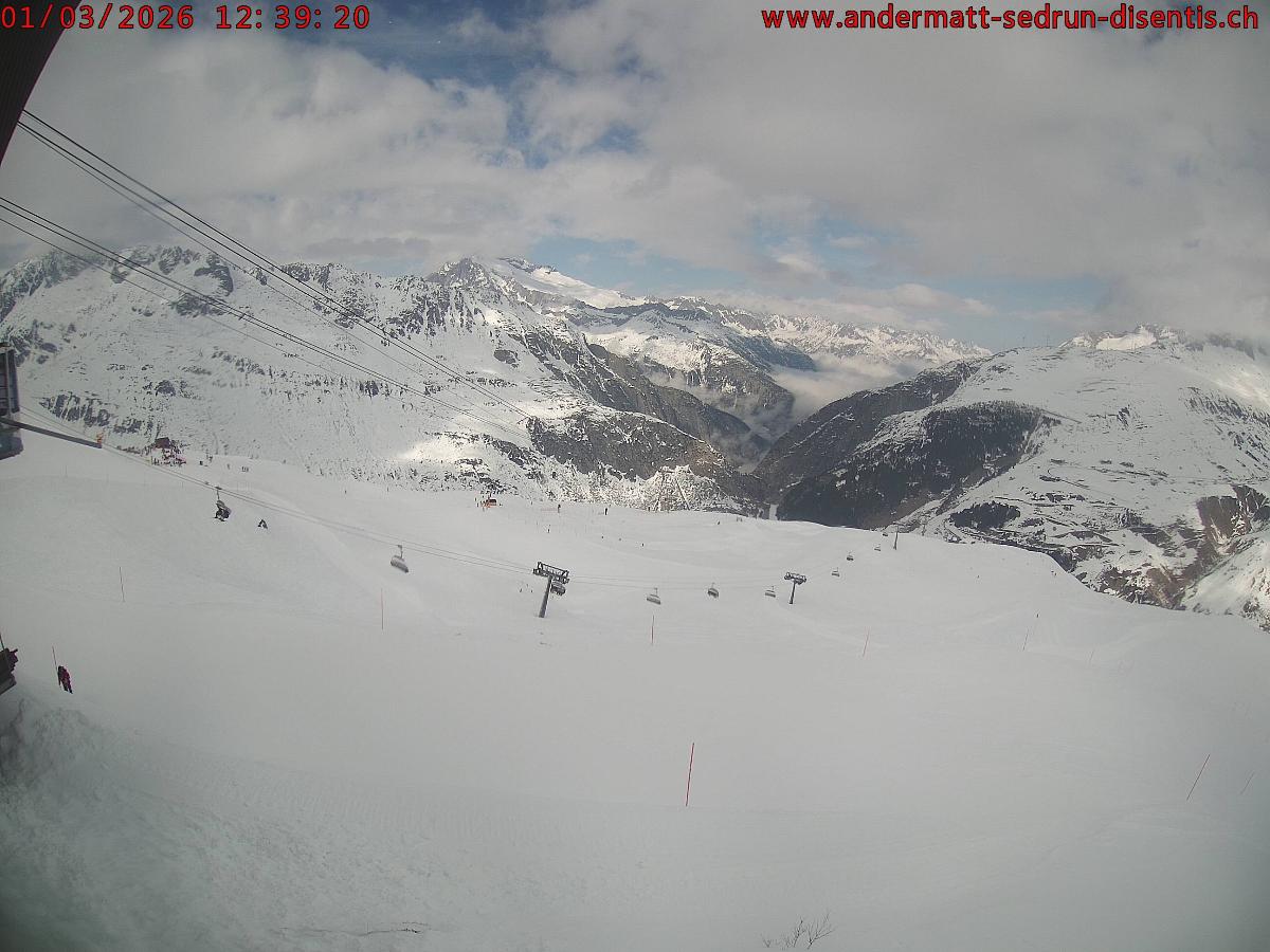 Webcam SkiArena - Andermatt Sedrun: Mittelstation Gurschen, Andermatt