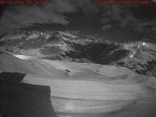 SkiArena - Andermatt Sedrun: Mittelstation Gurschen, Andermatt (skiarena.ch)