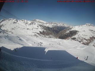 SkiArena - Andermatt Sedrun: Mittelstation Gurschen, Andermatt (skiarena.ch)