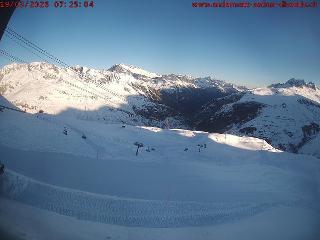 SkiArena - Andermatt Sedrun: Mittelstation Gurschen, Andermatt (skiarena.ch)