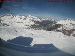 SkiArena - Andermatt Sedrun: Mittelstation Gurschen, Andermatt (skiarena.ch)
