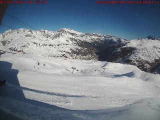 SkiArena - Andermatt Sedrun: Mittelstation Gurschen, Andermatt (skiarena.ch)