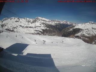 SkiArena - Andermatt Sedrun: Mittelstation Gurschen, Andermatt (skiarena.ch)