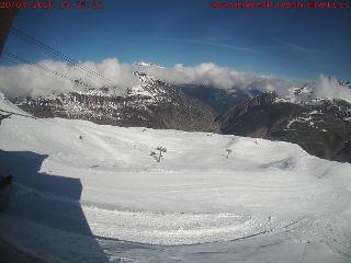 SkiArena - Andermatt Sedrun: Mittelstation Gurschen, Andermatt (skiarena.ch)