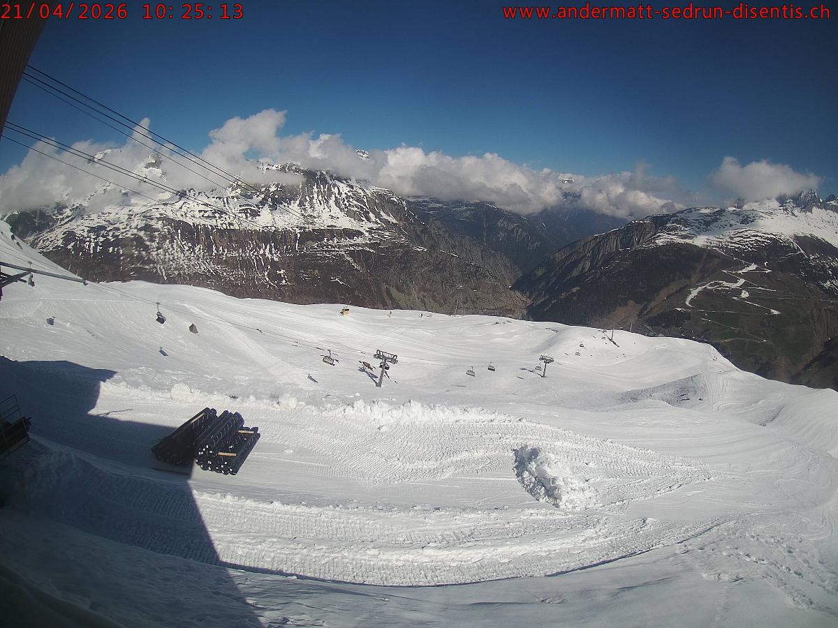 Webcam SkiArena - Andermatt Sedrun: Mittelstation Gurschen, Andermatt