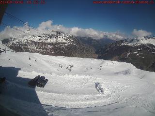 SkiArena - Andermatt Sedrun: Mittelstation Gurschen, Andermatt (skiarena.ch)