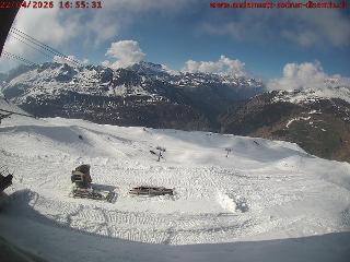 SkiArena - Andermatt Sedrun: Mittelstation Gurschen, Andermatt (skiarena.ch)