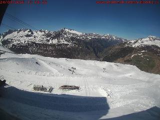 SkiArena - Andermatt Sedrun: Mittelstation Gurschen, Andermatt (skiarena.ch)