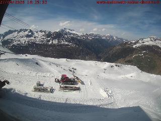 SkiArena - Andermatt Sedrun: Mittelstation Gurschen, Andermatt (skiarena.ch)