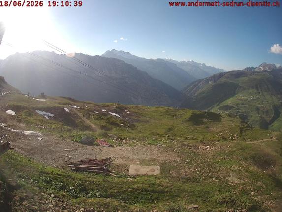 Webcam SkiArena - Andermatt Sedrun: Mittelstation Gurschen, Andermatt