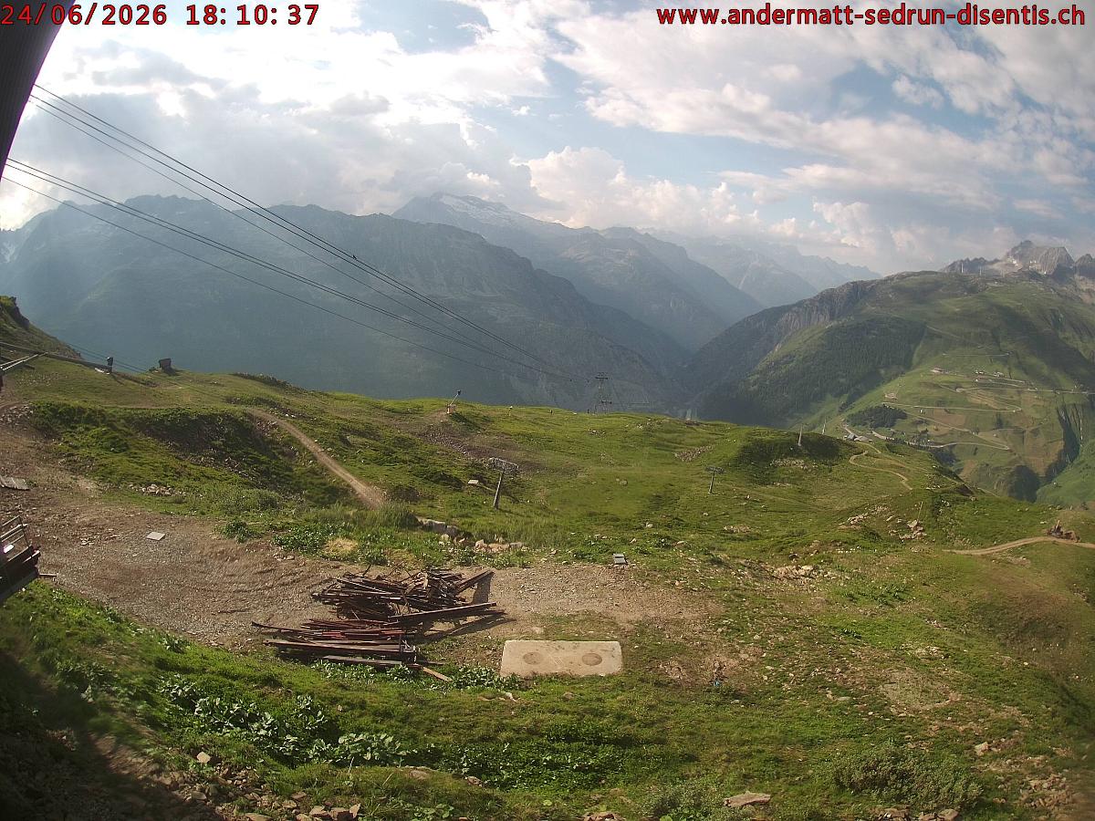 Webcam SkiArena - Andermatt Sedrun: Mittelstation Gurschen, Andermatt