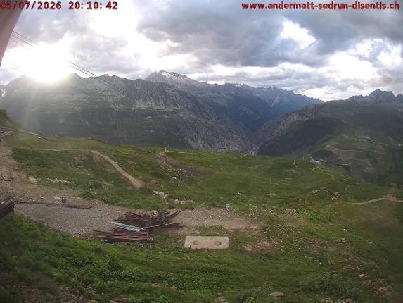 Webcam SkiArena - Andermatt Sedrun: Mittelstation Gurschen, Andermatt