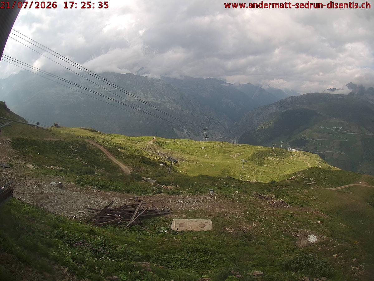 Webcam SkiArena - Andermatt Sedrun: Mittelstation Gurschen, Andermatt