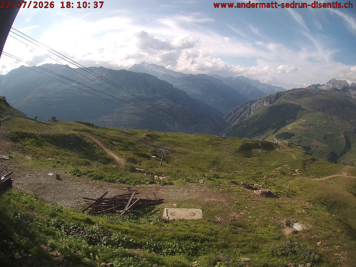 Webcam SkiArena - Andermatt Sedrun: Mittelstation Gurschen, Andermatt