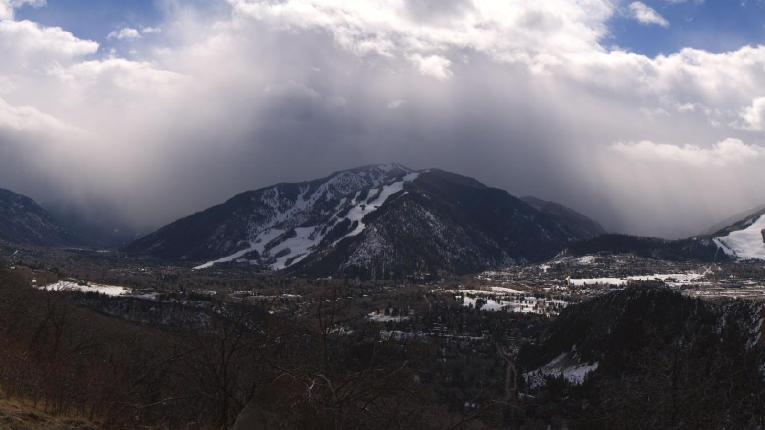 Webcam Snowmass: Power of four
