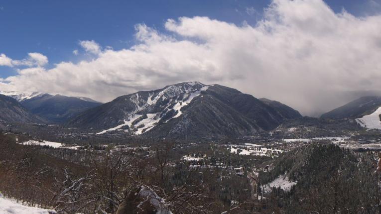 Webcam Snowmass: Power of four