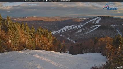 Stoneham: Sommet des 40 (ski-stoneham.com)