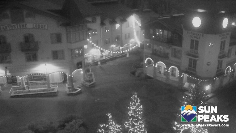 Webcam Sun Peaks: Village Clock Tower