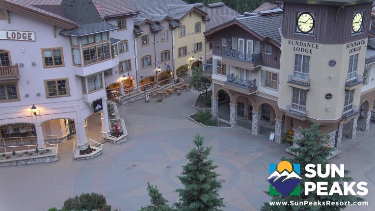 Webcam Sun Peaks: Village Clock Tower