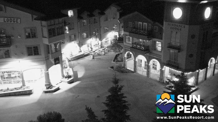 Webcam Sun Peaks: Village Clock Tower
