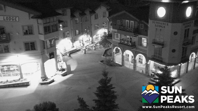 Webcam Sun Peaks: Village Clock Tower