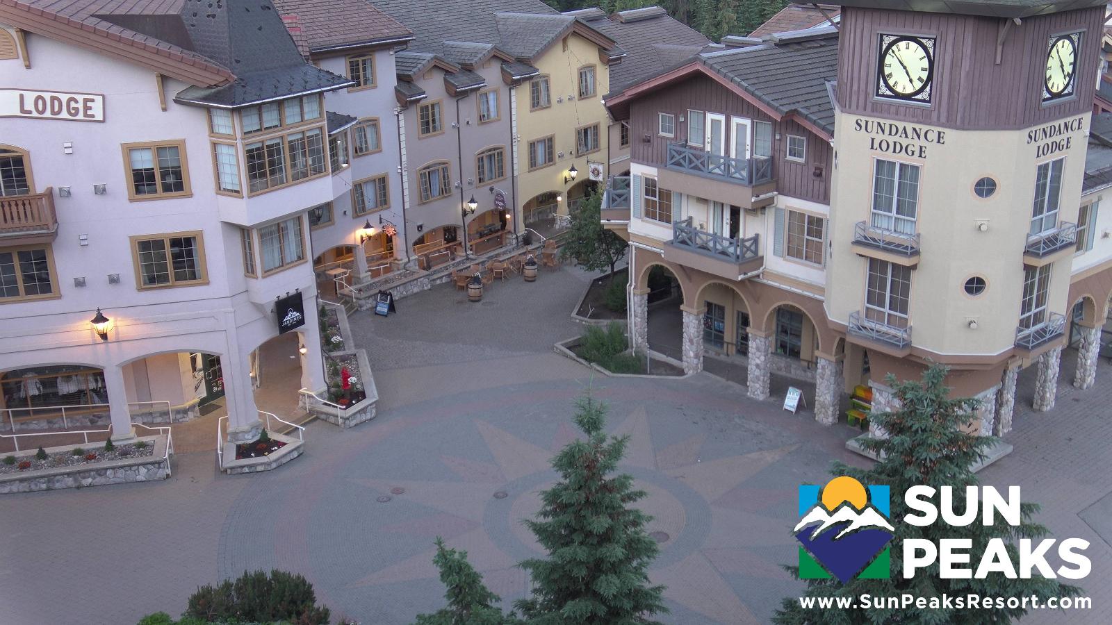 Webcam Sun Peaks: Village Clock Tower