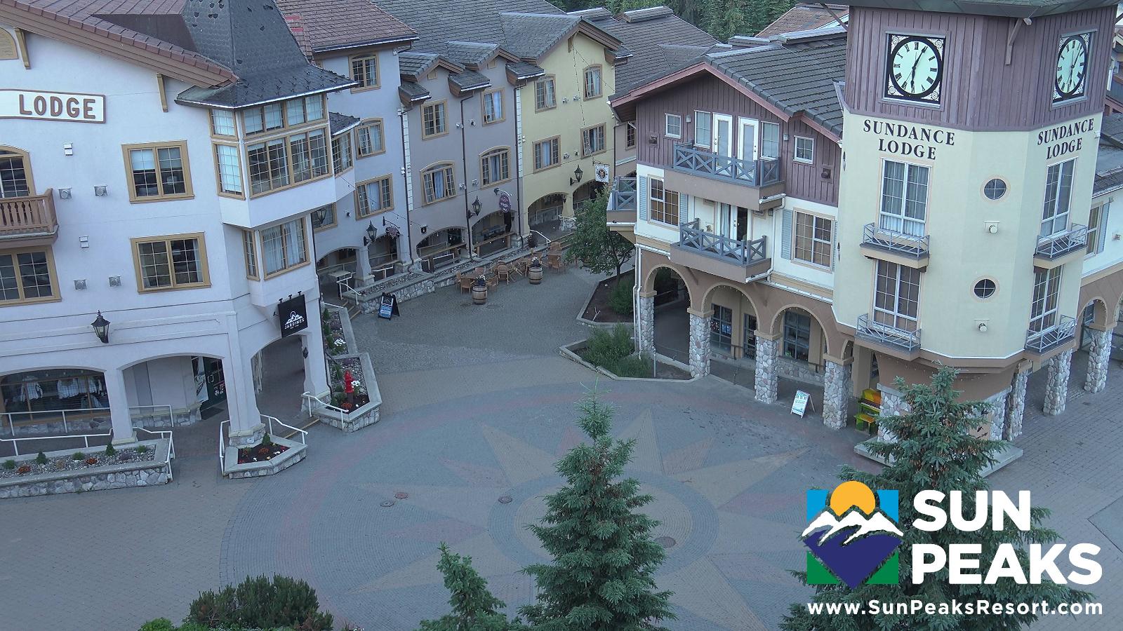 Webcam Sun Peaks: Village Clock Tower