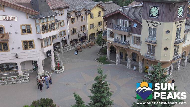 Webcam Sun Peaks: Village Clock Tower