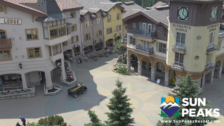 Webcam Sun Peaks: Village Clock Tower