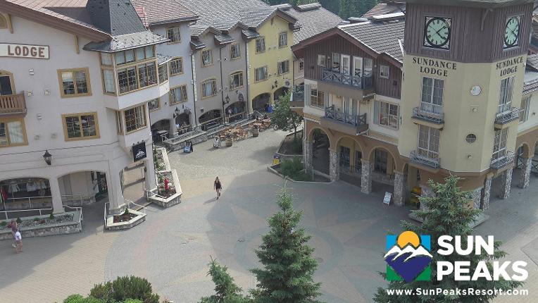 Webcam Sun Peaks: Village Clock Tower