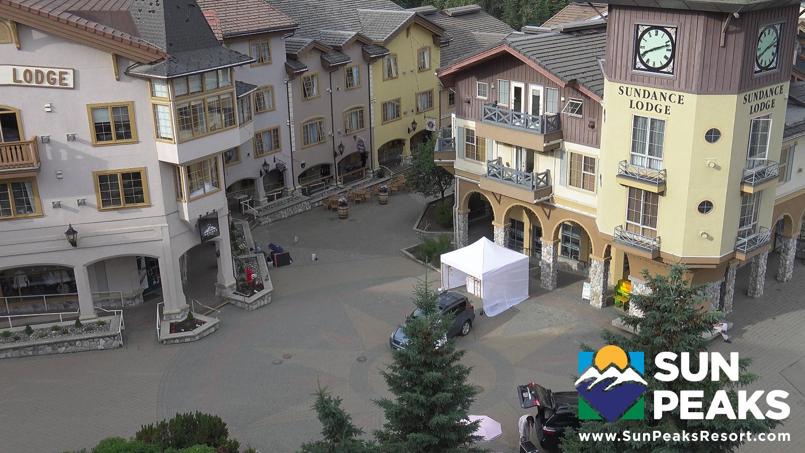 Webcam Sun Peaks: Village Clock Tower