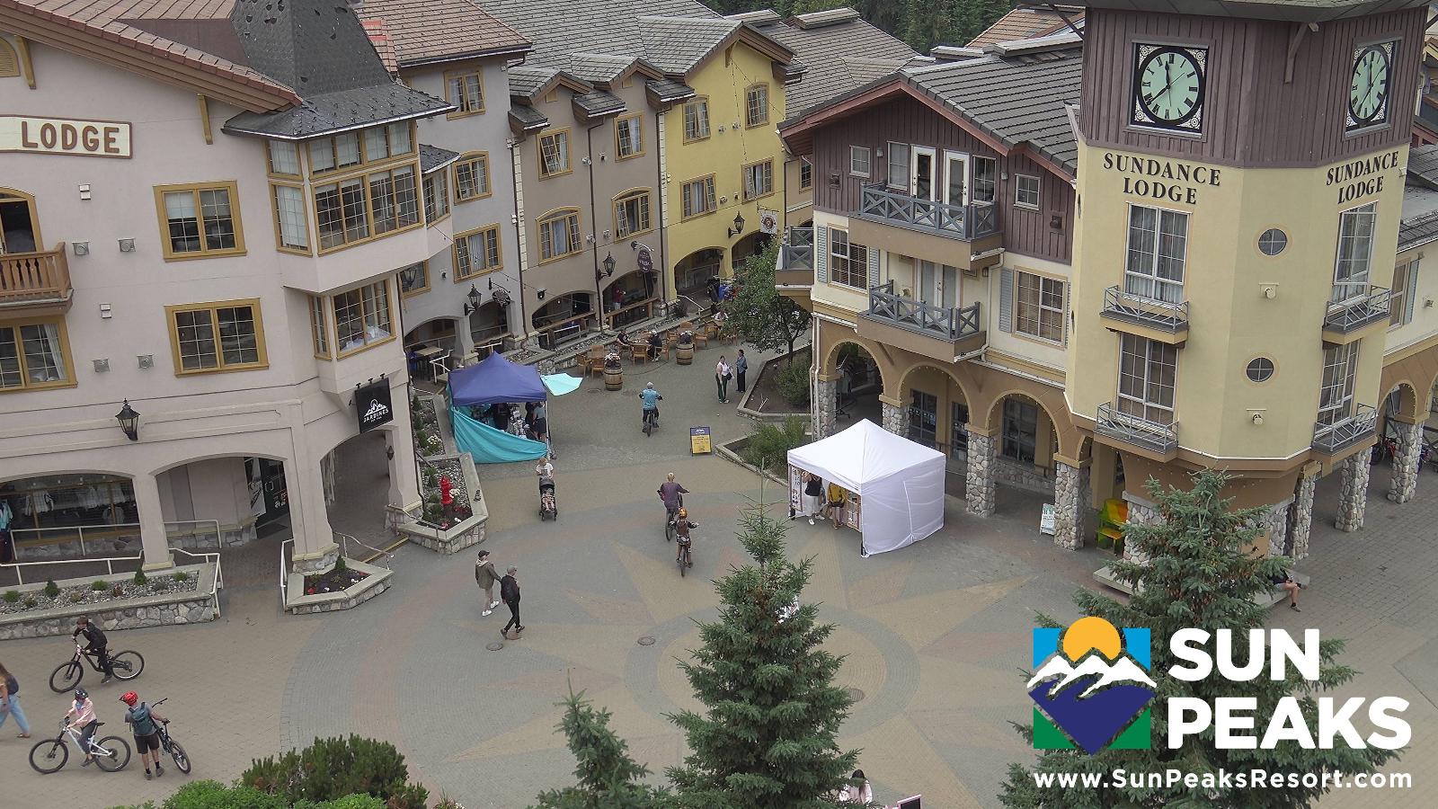 Webcam Sun Peaks: Village Clock Tower