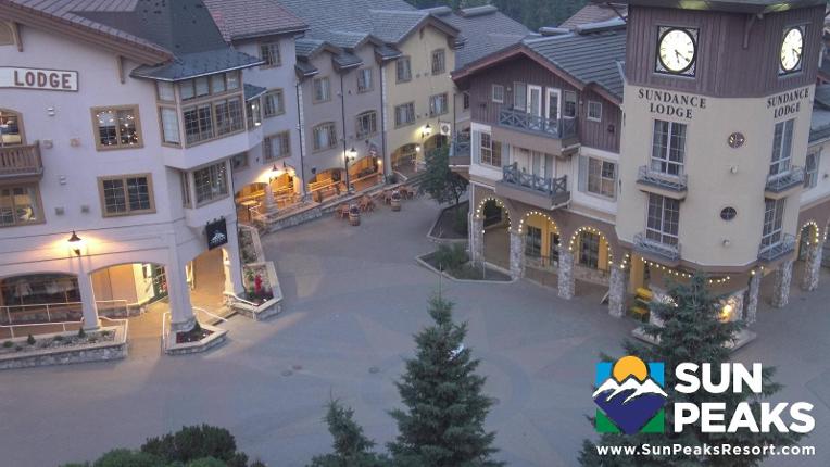 Webcam Sun Peaks: Village Clock Tower
