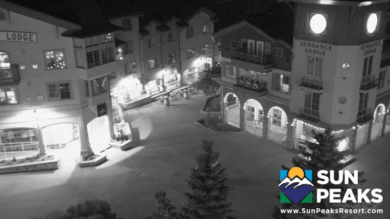 Webcam Sun Peaks: Village Clock Tower