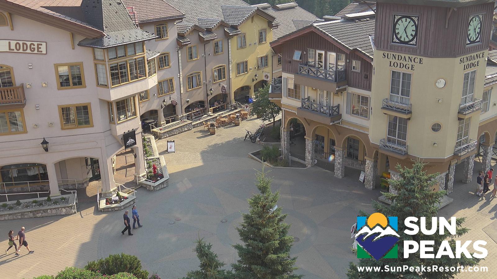 Webcam Sun Peaks: Village Clock Tower