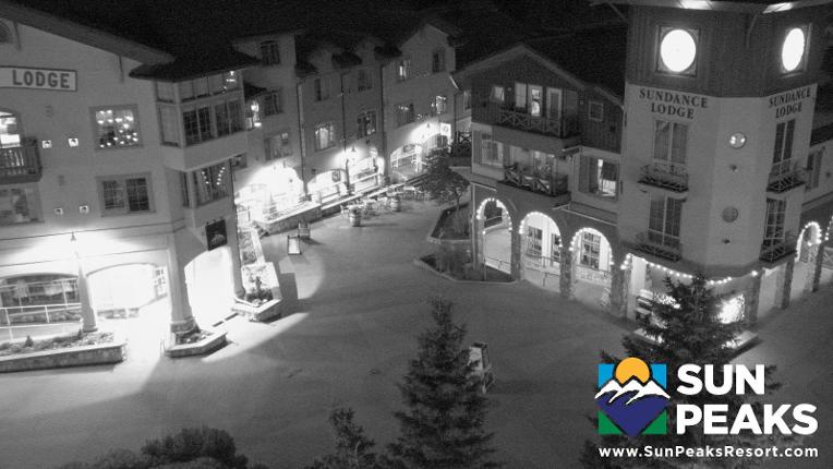 Webcam Sun Peaks: Village Clock Tower