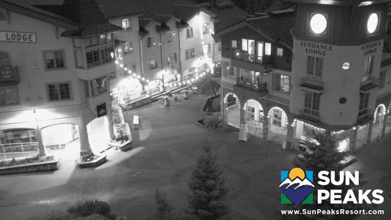 Webcam Sun Peaks: Village Clock Tower