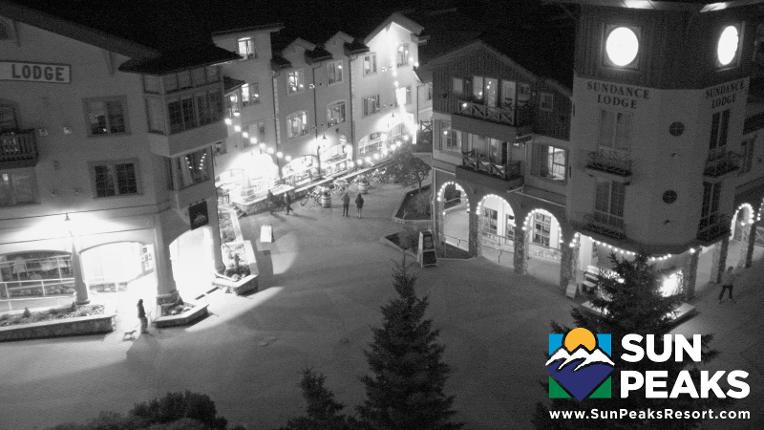 Webcam Sun Peaks: Village Clock Tower