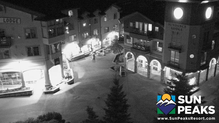 Webcam Sun Peaks: Village Clock Tower