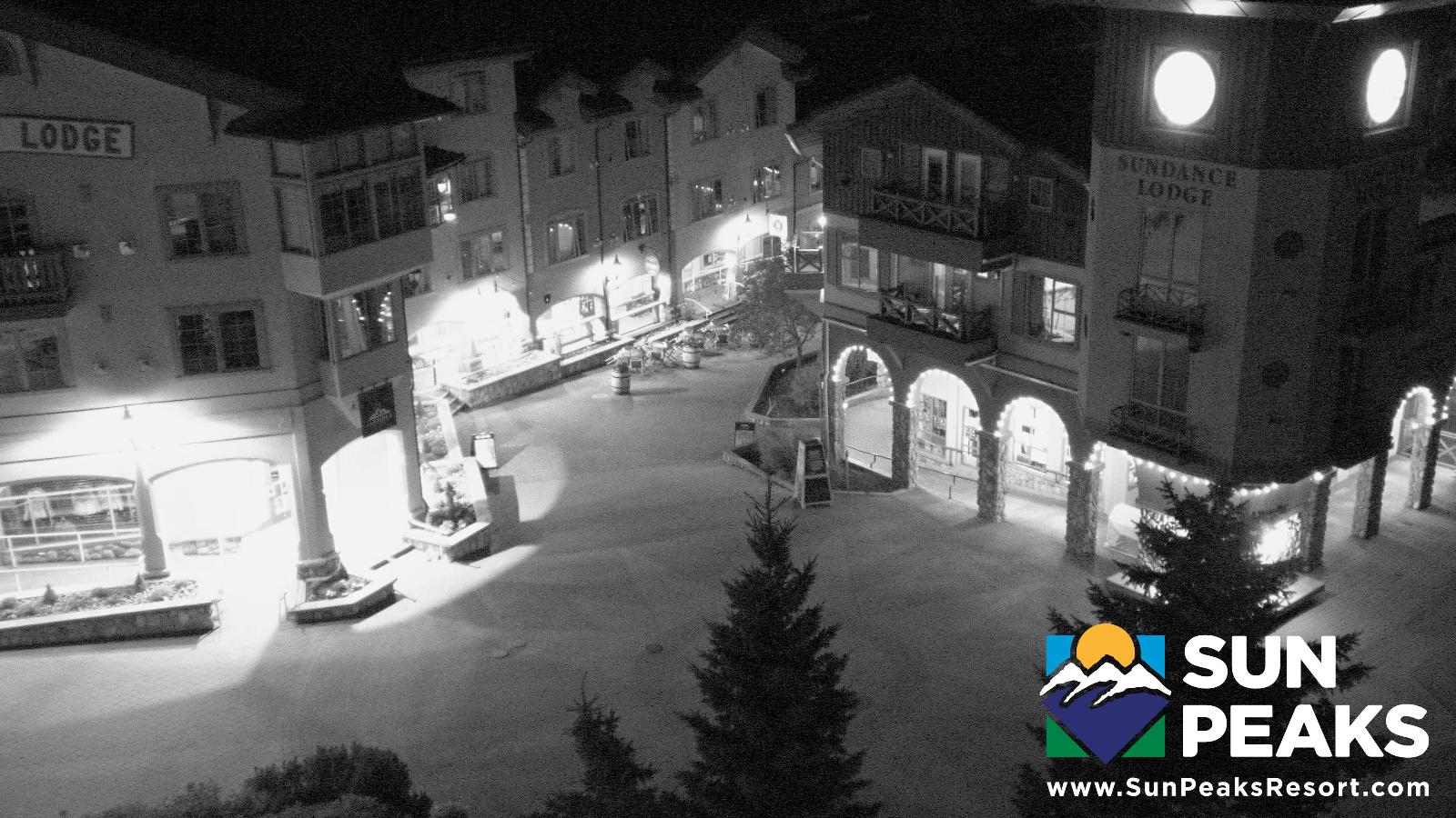 Webcam Sun Peaks: Village Clock Tower